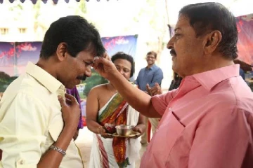 சிவகுமாருக்கு பல்ப் கொடுத்த இயக்குனர் பாலா, அரங்கமே விழுந்து விழுந்து சிரித்தது