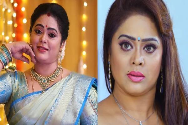 அதை நினைக்கும் போது ஆத்திரமா வரும்... ஆதங்கத்தை கொட்டிய நடிகை தேவிப்பிரியா! | Serial Actress Devi Priya Talk About Young Actress