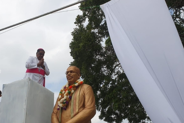 யாழில் தமிழரசுக்கட்சியின் மூத்த தலைவர் மாவை சேனாதிராசாவிற்கு சிலை திறப்பு | A Statue Of Mavai Senathirajah In Jaffna