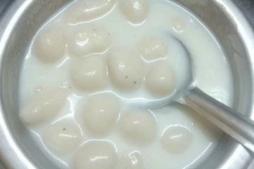 ருசியான அவல் பால் கொழுக்கட்டை செய்வது எப்படி தெரியுமா?