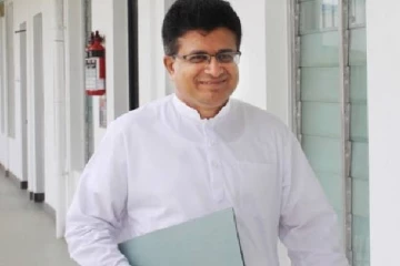 மூடப்பட்டது எரிசக்தி அமைச்சு;  சுய தனிமைப்படுத்தலில் அமைச்சர் கம்மன்பில