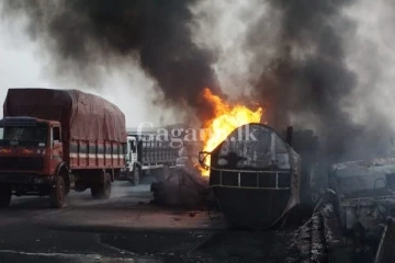 පුද්ගලයින් 48 කට දිවි අහිමි කල නයිජීරියාවේ බිහිසුණු ඉන්ධන බවුසරයක් පිපිරී යාම..(VIDEO/PHOTO)