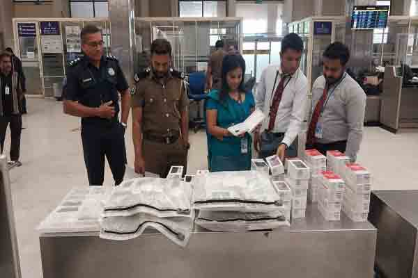 வெளிநாட்டில் இருந்து வந்தவர் விமான நிலையத்தில் அதிரடியாக கைது | Man Arrested At Airport After Arriving From Abroad