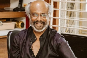 தன்னை பெற்றெடுத்த அம்மா, அப்பா சிலையை வீட்டிற்குள் வைத்திருக்கும் ரஜினிகாந்த்.. முதல் முறையாக வெளிவந்த புகைப்படம்