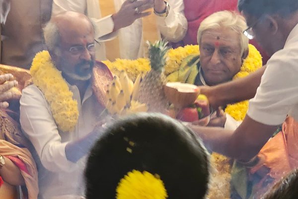 உடன்பிறந்த அண்ணனுக்காக பெங்களுரு புறப்பட்டு சென்ற ரஜினிகாந்த்.. காரணம் என்ன தெரியுமா | Rajinikanth With Her Brother In Bengaluru