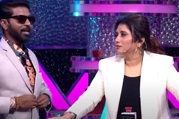 கடுப்பா நின்ற பிரியங்காவை குபீர்னு சிரிக்க வைத்த மா.கா.பா...என்ன செய்தார்  தெரியுமா? | Oo Solriya Oo Oohm Solriya Priyanka Ma Ka Pa