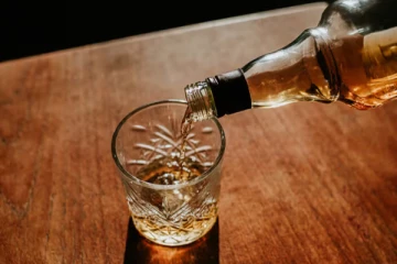 உலகின் மிக விலையுயர்ந்த மதுபானம்.., ஒரு பாட்டில் எத்தனை கோடி தெரியுமா?