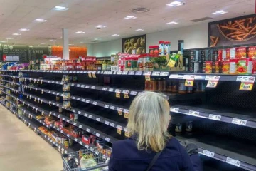 கனடாவில் மூடப்படக்கூடிய அபாயத்தில் மளிக்கைக் கடைகள்!