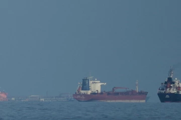 ஹோர்முஸ் நீரிணையை கடந்து சென்ற 15 கப்பல்கள்