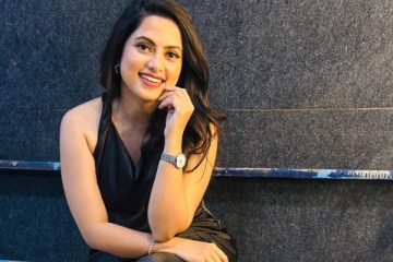 சீரியல் நடிகை மதுமிதா கிளாமர் போட்டோஷூட்