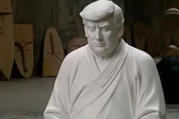 டஜன் கணக்கில் விற்பனை ஆகும் டிரம்ப் சிலைகள்!