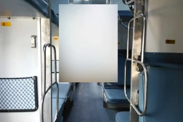 தொடருந்து பெட்டிக்குள் ஆண் ஒருவரின் சடலம் மீட்பு!!