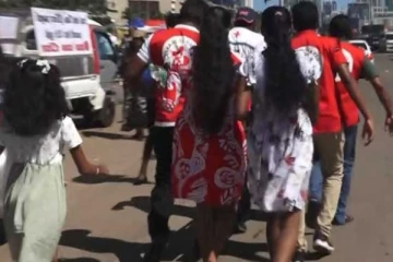 ගාලු මුවදොර දී හදිසියේ අසනීප වූ දැරියකට සිදුකළ දේ...