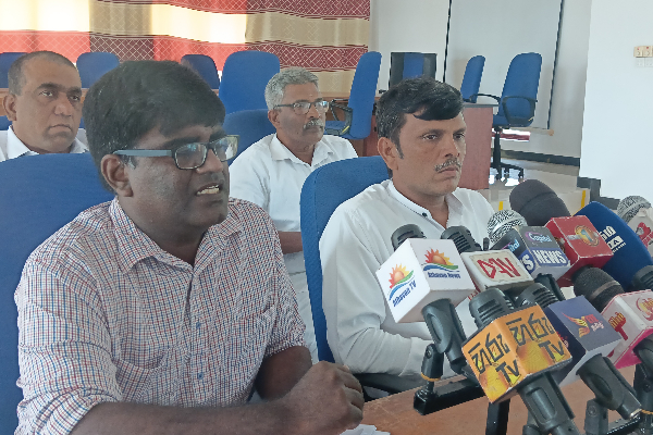 பருத்தித்துறை நகரசபை செயலாளருக்கு எதிராக எழுந்த குற்றச்சாட்டு | Allegations Against Pedro City Council Secretary