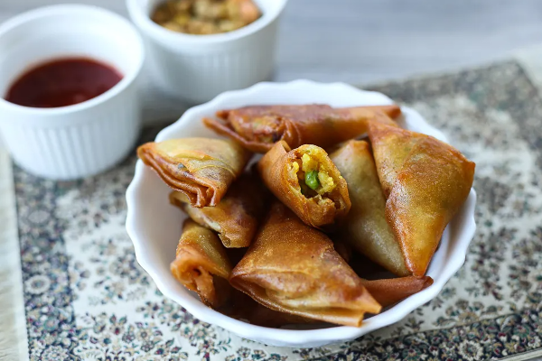 மொறு மொறு சுவையில் முட்டை சமோசா...இவ்வளவு ஈசியா செய்யலாமா? | Egg Samosa Recipe