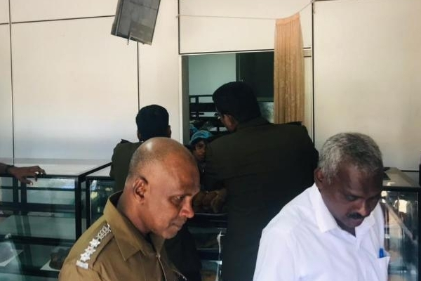 யாழில் திடீர் சுற்றிவளைப்பு; சிக்கிய வர்த்தகர்கள்! | Sudden Encirclement In Jaffna Trapped Traders
