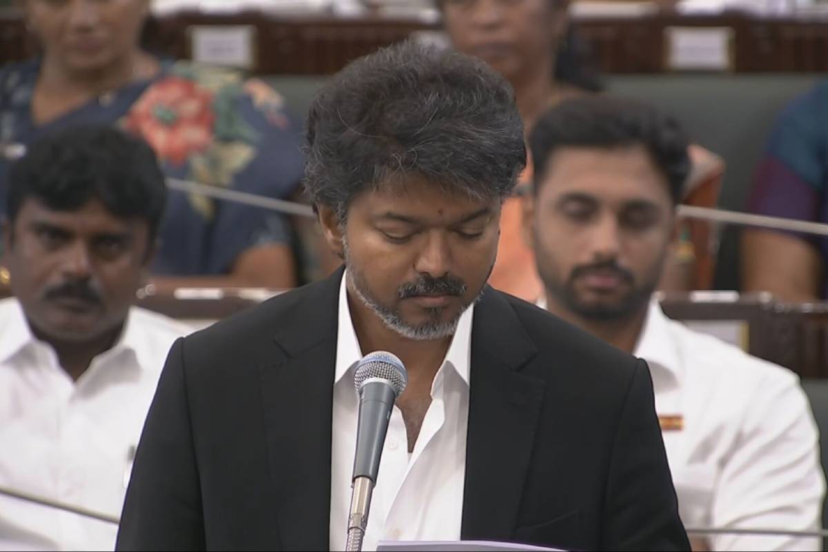 எதிர்ப்புக்கு பணிந்த முதல்வர் விஜய் - ஜோதிடரின் அரசு பணி நியமனம் ரத்து | Tvk Govt Revoke Radhan Osd Pandit Post