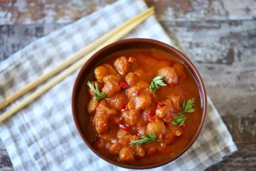 இறைச்சி சுவையை மீட்டெடுக்கும் சோயா மீட் கறி... எப்படி செய்யலாம்?