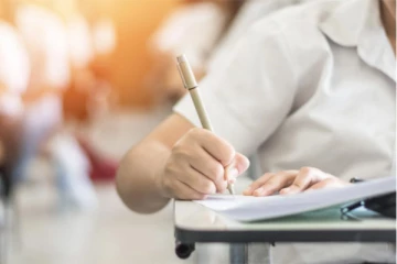 பரீட்சைகளை ஒத்தி வைக்குமாறு சஜித் கோரிக்கை