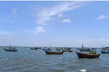 தீவகப் பகுதிகளில் மீண்டும் இந்திய இழுவைப் படகுகள் அத்துமீறல்