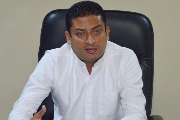වැඩියෙන් මගීන් රැගෙන ගියොත් නීතිය තදින් .. | Srilanka Transprost