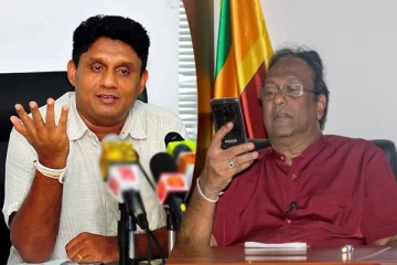வைரசுடன் இணைந்து ஆட்சியை கவிழ்க்க முயற்சிக்கும் எதிரணி!அமைச்சர் வெளியிட்ட தகவல்