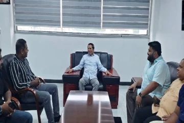 ஐ.பி.சி தமிழ் ஊடக குழுமத்தின் தலைவர் கந்தையா பாஸ்கரனை சந்தித்தார் மைத்திரி