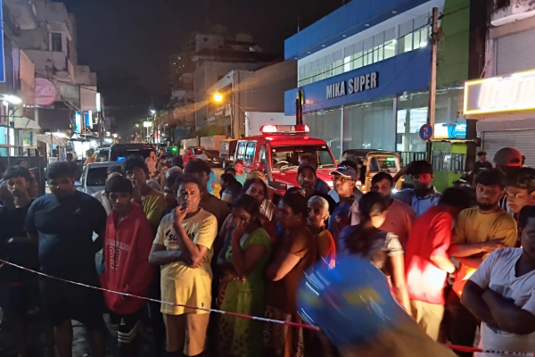 கொழும்பில் திடீரென உடைந்து வீழ்ந்த வீடுகளால் பரபரப்பு | Tense Situation In Colombo After A House Collapsed