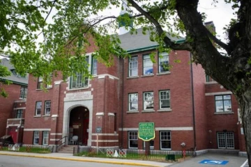 கனடா பாடசாலை வளாகத்தில் கண்டெடுக்கப்பட்ட குழந்தைகளின் எலும்புக்கூடுகள்: குற்றம்சாட்டும் பழங்குடியினர்!