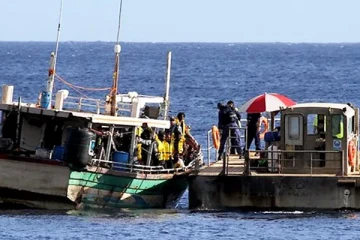 சட்டவிரோதமாக வெளிநாடுகளுக்குச் செல்ல முயன்ற 45 பேர் கைது