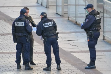 பிரான்ஸில் மூன்று பிள்ளைகளின் தாயை கொன்ற கணவன் அதிரடி கைது!