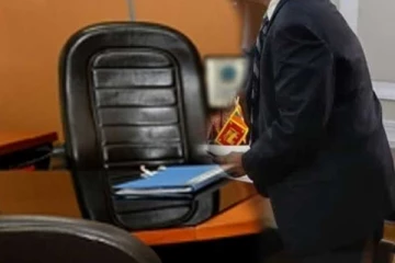 தேசிய மருந்துகள் ஒழுங்குமுறை ஆணைக்குழுவின் தலைமை நிர்வாக அதிகாரி பதவி நீக்கம்