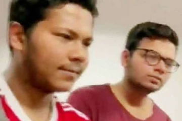 உக்ரைனில் இந்திய தேசியக் கொடியால் தப்பிய பாகிஸ்தான் மாணவர்கள்