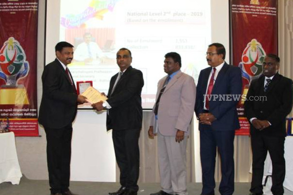 யாழ். செயலகத்திற்கு கிடைத்த இரு தேசிய விருதுகள்! | Jaffna Two National Awards Received Secretariat