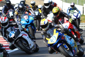 இலங்கையில்  தடை செய்யப்பட்ட மோட்டார் சைக்கிள்களுடன் சிக்கிய இளைஞர்கள்