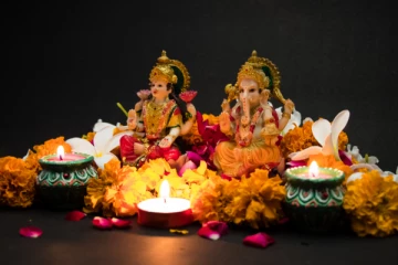வீட்டில் துன்பங்கள் விலகி இன்பங்கள் பெருக இந்த விளக்கை ஏற்றுங்கள்!