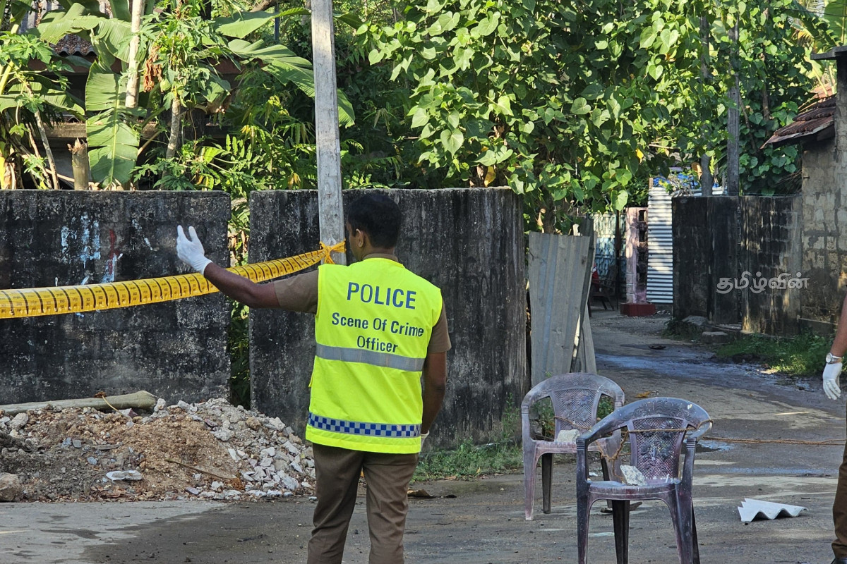 யாழில் இளைஞரொருவர் கூரிய ஆயுதத்தால் தாக்கி படுகொலை | Attack In Jaffna One Dead யாழில் இளைஞரொருவர் கூரிய ஆயுதத்தால் தாக்கி படுகொலை | Attack In Jaffna One Dead