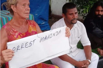 மகிந்தவை கைது செய்யுமாறு வெளிநாட்டு பெண் ஒருவர் கோரிக்கை