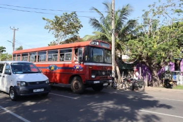 மட்டக்களப்பில் பேருந்து விபத்தில் பெண் ஒருவர் பலி