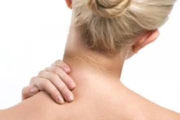 கழுத்து பகுதியில் உள்ள கருமையா? இதனை எப்படி போக்குவது?