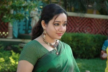 38 வயதில் திருமணம் செய்துகொண்ட காதலிக்க நேரமில்லை சீரியல் புகழ் சந்திரா- அழகிய ஜோடி