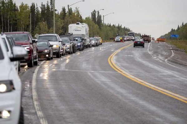 இருப்பிடங்களில் இருந்து வெளியேற துடிக்கும் கனடா மக்கள் | Canadians To Move Out Of Locations