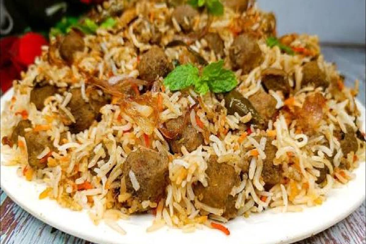 புரட்டாசி மாத ஸ்பெஷல்: அசத்தல் சுவையில் மீல்மேக்கர் பிரியாணி! | Tasty And Healthy Soya Chunks Biryani Recipe புரட்டாசி மாத ஸ்பெஷல்: அசத்தல் சுவையில் மீல்மேக்கர் பிரியாணி! | Tasty And Healthy Soya Chunks Biryani Recipe