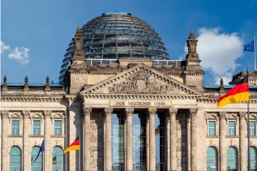 ஜேர்மனியில் ஆட்சியை கவிழ்க்க சதித்திட்டம்: 5 பேர் மீது தேசத்துரோக குற்றச்சாட்டு