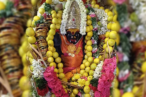 மதுரை அலங்காநல்லூர் வெக்காளியம்மன் கோவிலில் வளைகாப்பு விழா | Valaikappu Vizha At Alanganallur Vekkaliamman
