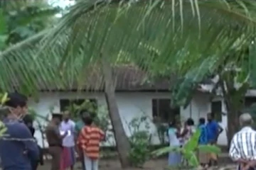 සැමියාට හොර රහසේ රට ගිය බිරිද යලි පැමිණි පසු සහාසික ලෙස ඝාතනය කර , සැමියා ගෙල වැළලා ගනී..(VIDEO)