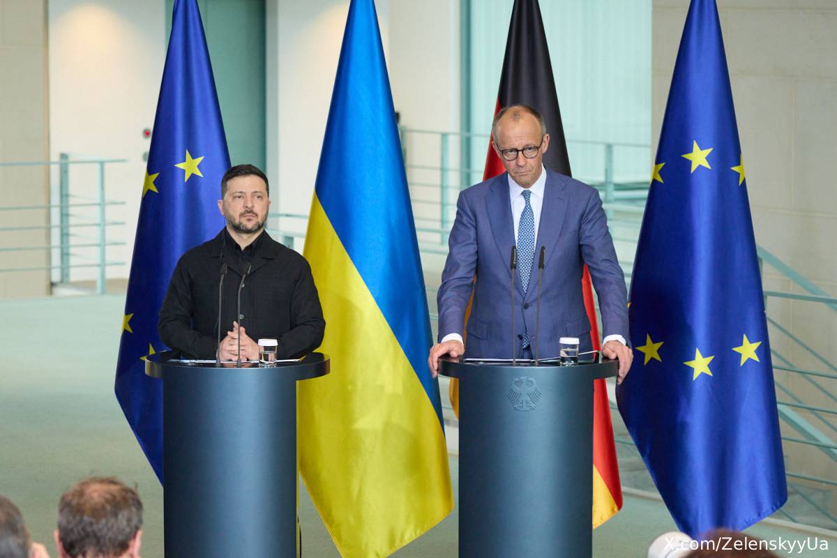 போரில் முதல்முறை - ரோபோட்களிடம் சரணடைந்த ரஷ்ய வீரர்கள் | Zelenskyy Say Russia Soldiers Surrendered To Robot