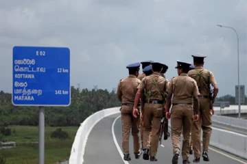 தெற்கு அதிவேக வீதியில் பயங்கர விபத்து : விசேட வைத்திய நிபுணரின் குடும்பம் படுகாயம்