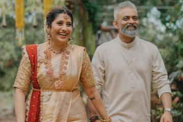 வெளிநாட்டில் தனது கணவருடன் ஜாலி Bike Ride சென்ற பிரியங்கா தேஷ்பாண்டே.. வீடியோ இதோ