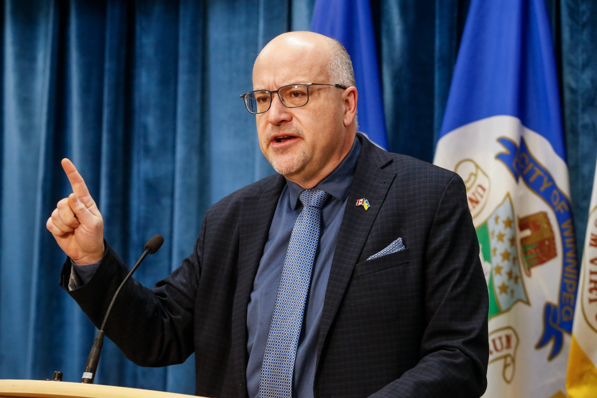 கனடிய அரசியல்வாதி மீது பாலியல் குற்றச்சாட்டு | Coun Russ Wyatt Arrested Charged